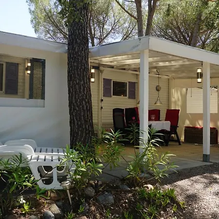 Chalets Met Buitenkeuken Op Camping Lei Suves - Joycasa Roquebrune-sur Argens Extérieur photo