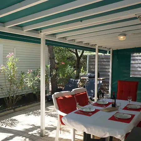 Chalets Met Buitenkeuken Op Camping Lei Suves - Joycasa Roquebrune-sur Argens Extérieur photo