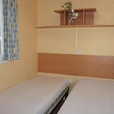 Chalets Met Buitenkeuken Op Camping Lei Suves - Joycasa Roquebrune-sur Argens Extérieur photo