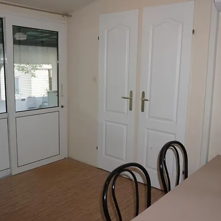 Chalets Met Buitenkeuken Op Camping Lei Suves - Joycasa Roquebrune-sur Argens Chambre photo